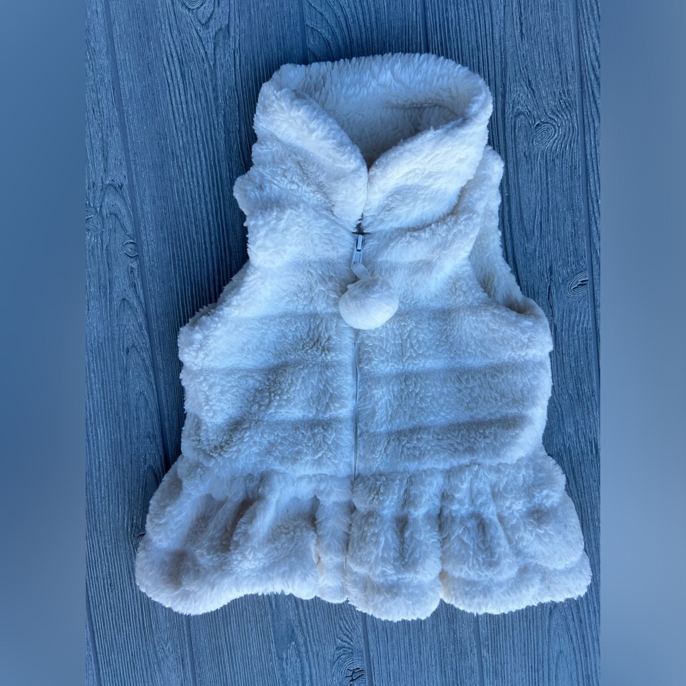 Mud Pie Toddler Girl Faux Fur Vest Cream 2T 3T Cozy Ruffle Hem Dressy Winter